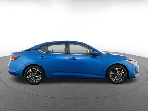 Used 2025 Nissan Sentra SV FWD image 10