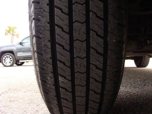 Used 2018 Nissan NV 2500 S image 22