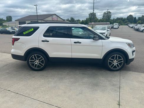 Used 2019 Ford Explorer Sport w/ Equipment Group 401A AWD/4WD image 4