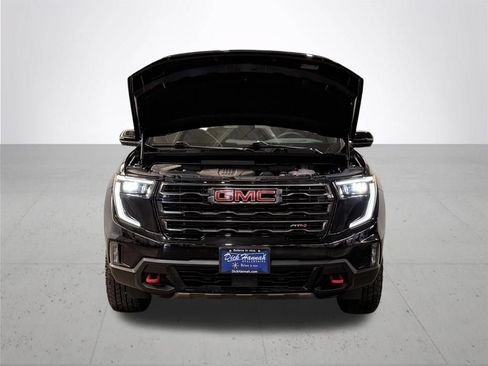Used 2024 GMC Acadia AT4 w/ Luxury Package AWD/4WD image 5