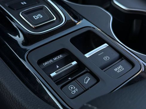 Used 2025 Honda Pilot Touring image 20