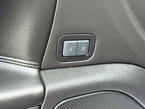 Used 2011 Lincoln MKZ w/ 101A Rapid Spec Order Code image 16