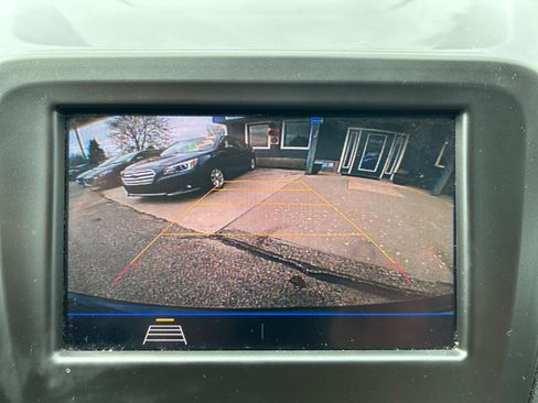 Used 2020 Chevrolet Equinox LT w/ Driver Convenience Package image 14