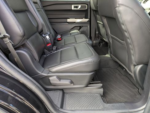 Used 2022 Ford Explorer XLT w/ Equipment Group 202A image 34