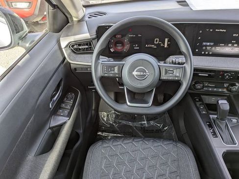 New 2026 Nissan Kicks SV w/ SV Premium Package FWD image 16