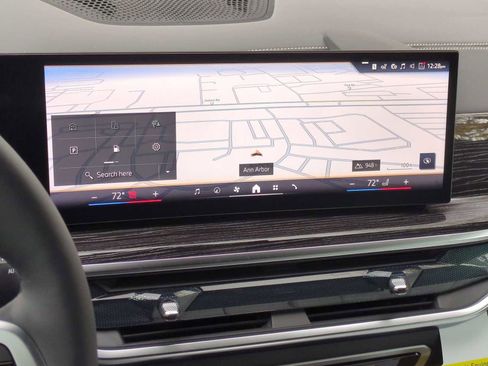 Used 2026 BMW X6 xDrive40i w/ Climate Comfort Package image 30