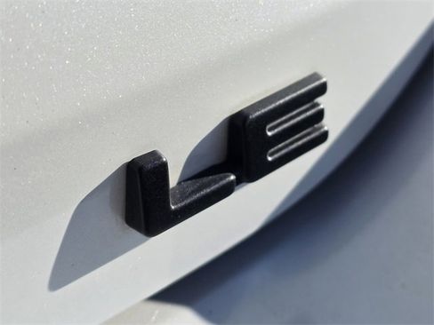 Used 2024 Toyota Highlander LE image 8