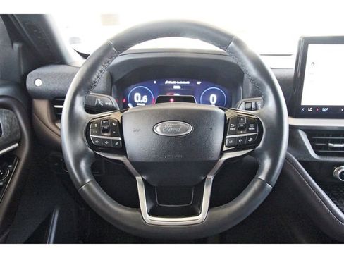 Used 2025 Ford Explorer Platinum w/ Ultimate Package AWD/4WD image 14