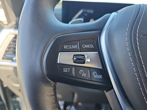 Used 2025 BMW X5 sDrive40i w/ Executive Package image 17