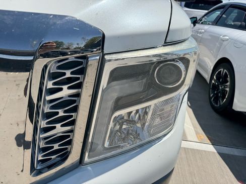 Used 2017 Nissan Titan Platinum Reserve AWD/4WD image 6