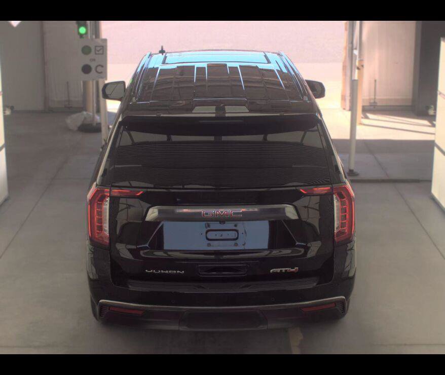 Used 2023 GMC Yukon XL AT4 w/ Technology Package AWD/4WD image 10