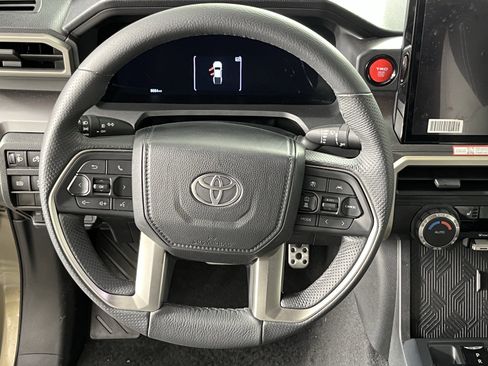 Used 2025 Toyota Tacoma TRD Sport image 12