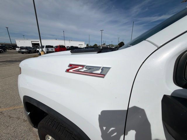Used 2025 Chevrolet Silverado 2500 LT AWD/4WD image 8