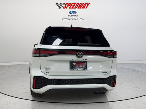 New 2026 Volkswagen Tiguan SE R-Line image 8