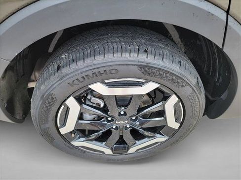 Used 2025 Kia Telluride S FWD image 11