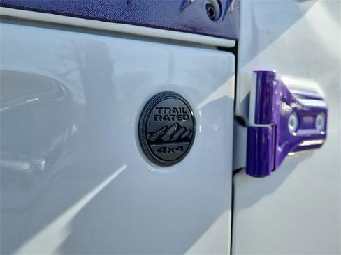 Used 2024 Jeep Wrangler Sport S image 9