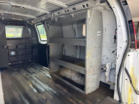 Used 2017 Chevrolet Express 2500 RWD image 22