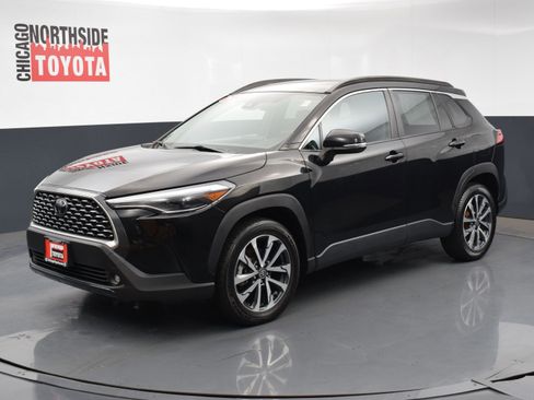 Used 2022 Toyota Corolla Cross XLE image 8