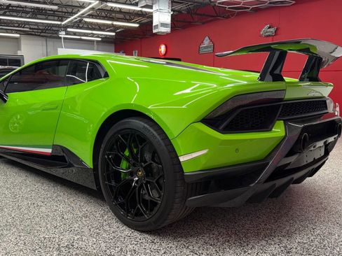 Used 2018 Lamborghini Huracan Performante image 3
