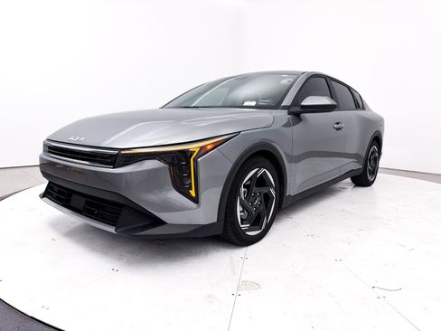 Certified 2025 Kia K4 EX image 12