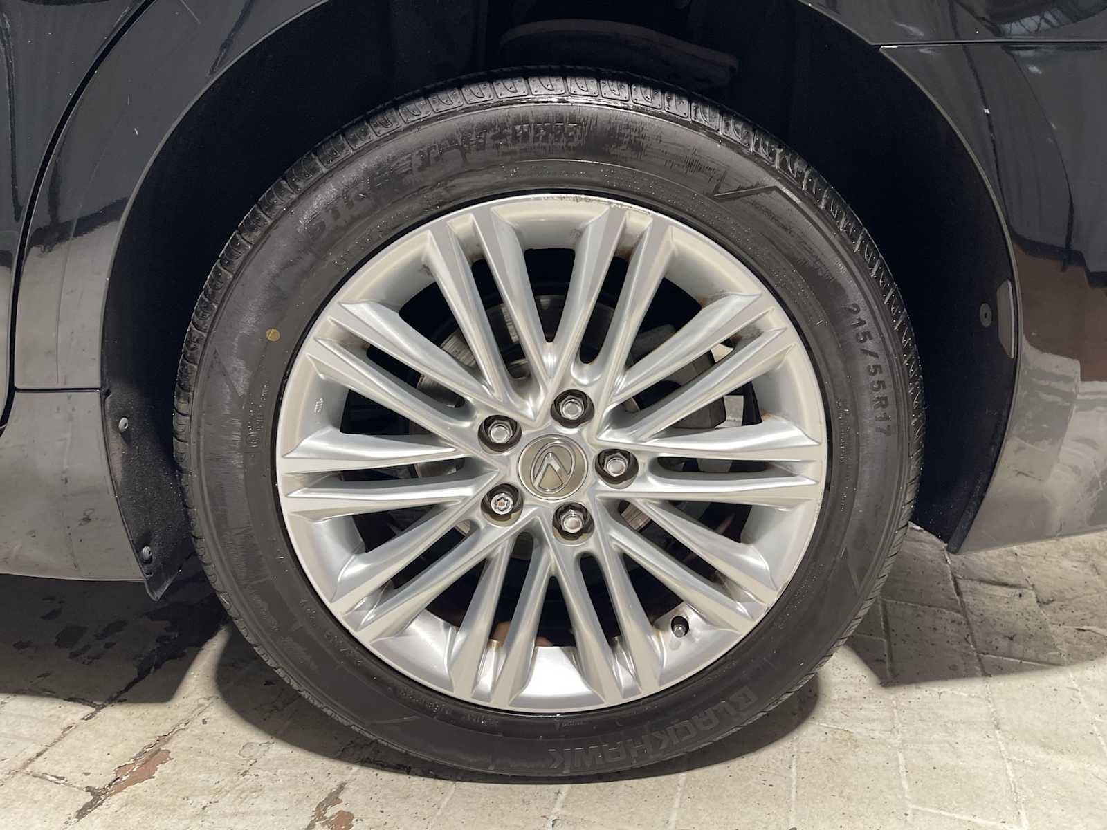 Used 2015 Lexus ES 350 w/ Luxury Package FWD image 8