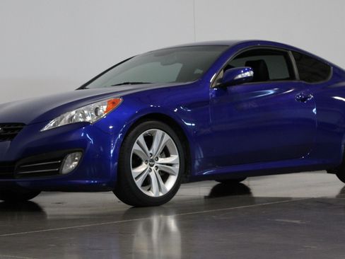 Used 2012 Hyundai Genesis 3.8 image 28