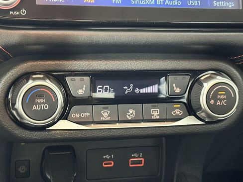 Used 2025 Nissan Versa SR FWD image 19