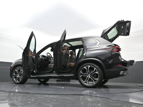 Used 2026 BMW X5 xDrive40i AWD/4WD image 43