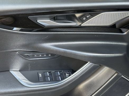 Used 2020 Jaguar XE S image 12