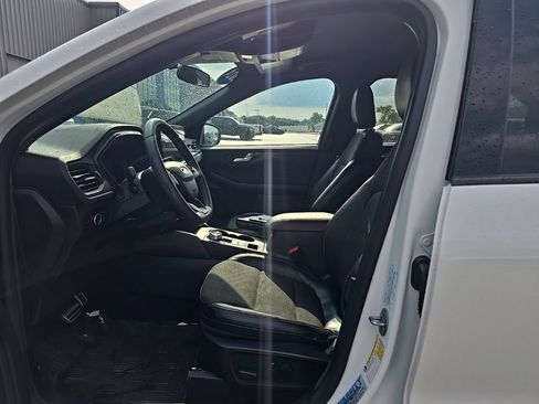 Used 2024 Ford Escape ST-Line w/ Tech Pack #1 AWD/4WD image 11