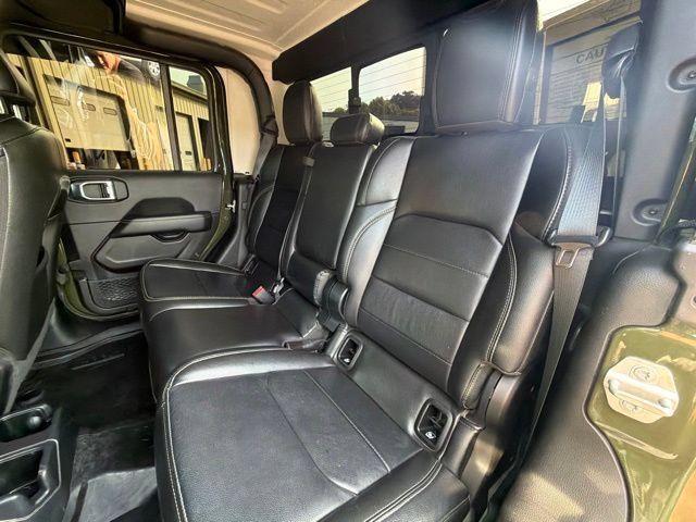 Used 2022 Jeep Gladiator Overland w/ Popular Equipment Package AWD/4WD image 16