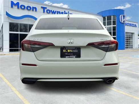 Used 2025 Honda Civic Sport image 5
