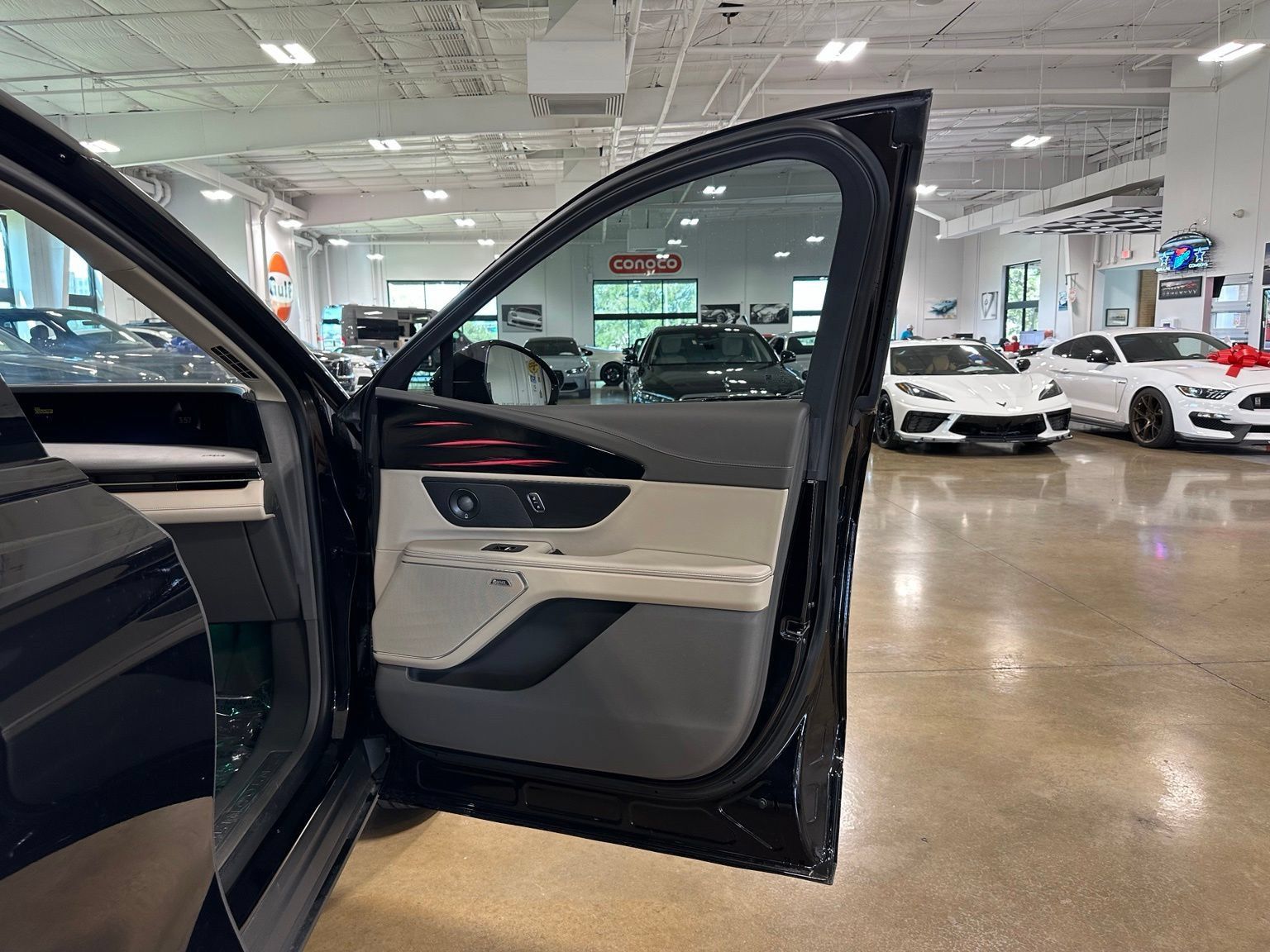 Used 2025 Lincoln Nautilus Reserve AWD/4WD image 48