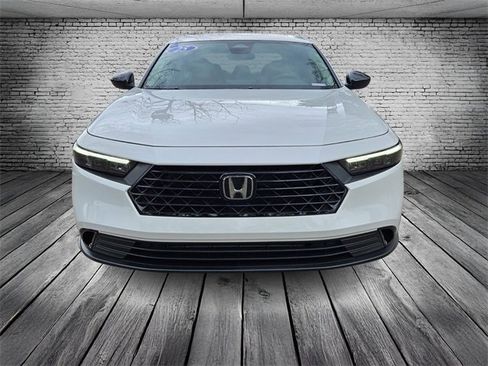 Certified 2025 Honda Accord SE image 8