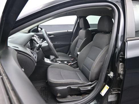 Used 2017 Chevrolet Cruze LS FWD image 20