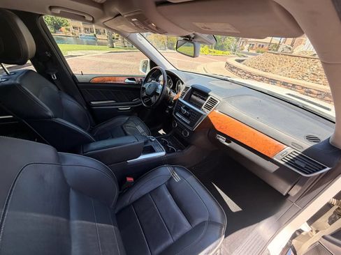 Used 2017 Land Rover Range Rover Evoque SE AWD/4WD image 17