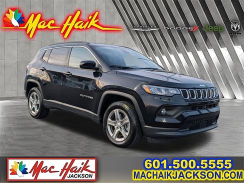 Used 2024 Jeep Compass Latitude image 1
