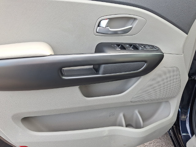 Used 2018 Kia Sedona LX FWD image 13