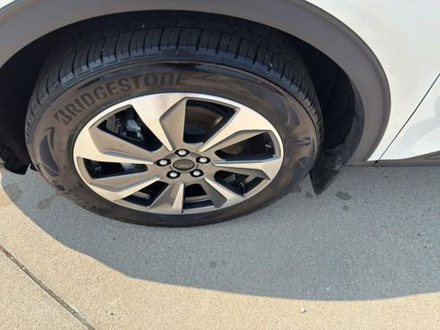 Used 2023 Ford Escape Platinum w/ Premium Technology Package image 9