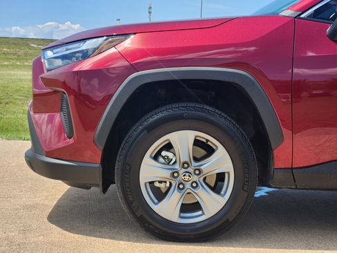 Used 2025 Toyota RAV4 LE AWD/4WD image 13
