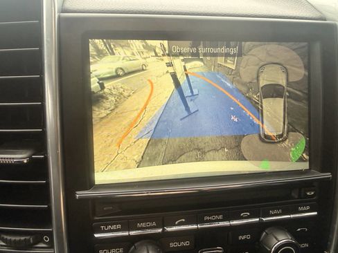 Used 2016 Porsche Cayenne image 21