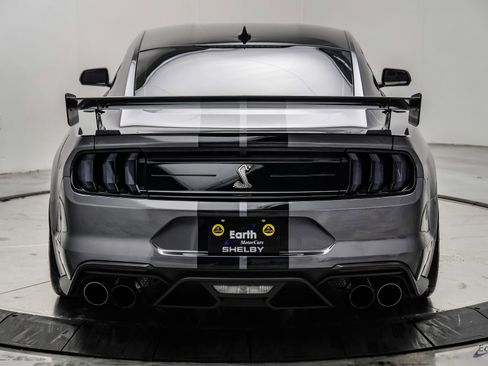 Used 2021 Ford Mustang Shelby GT500 w/ Carbon Fiber Track Pack RWD image 16