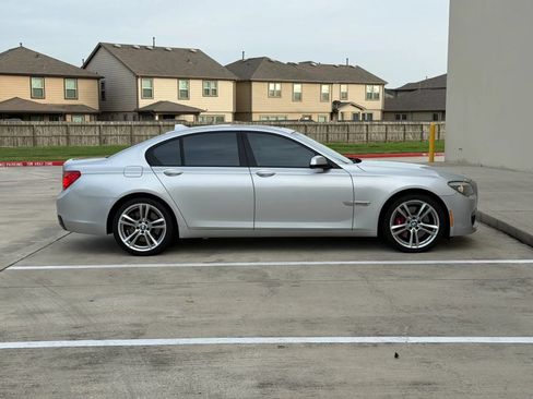 Used 2012 BMW 750i RWD image 8