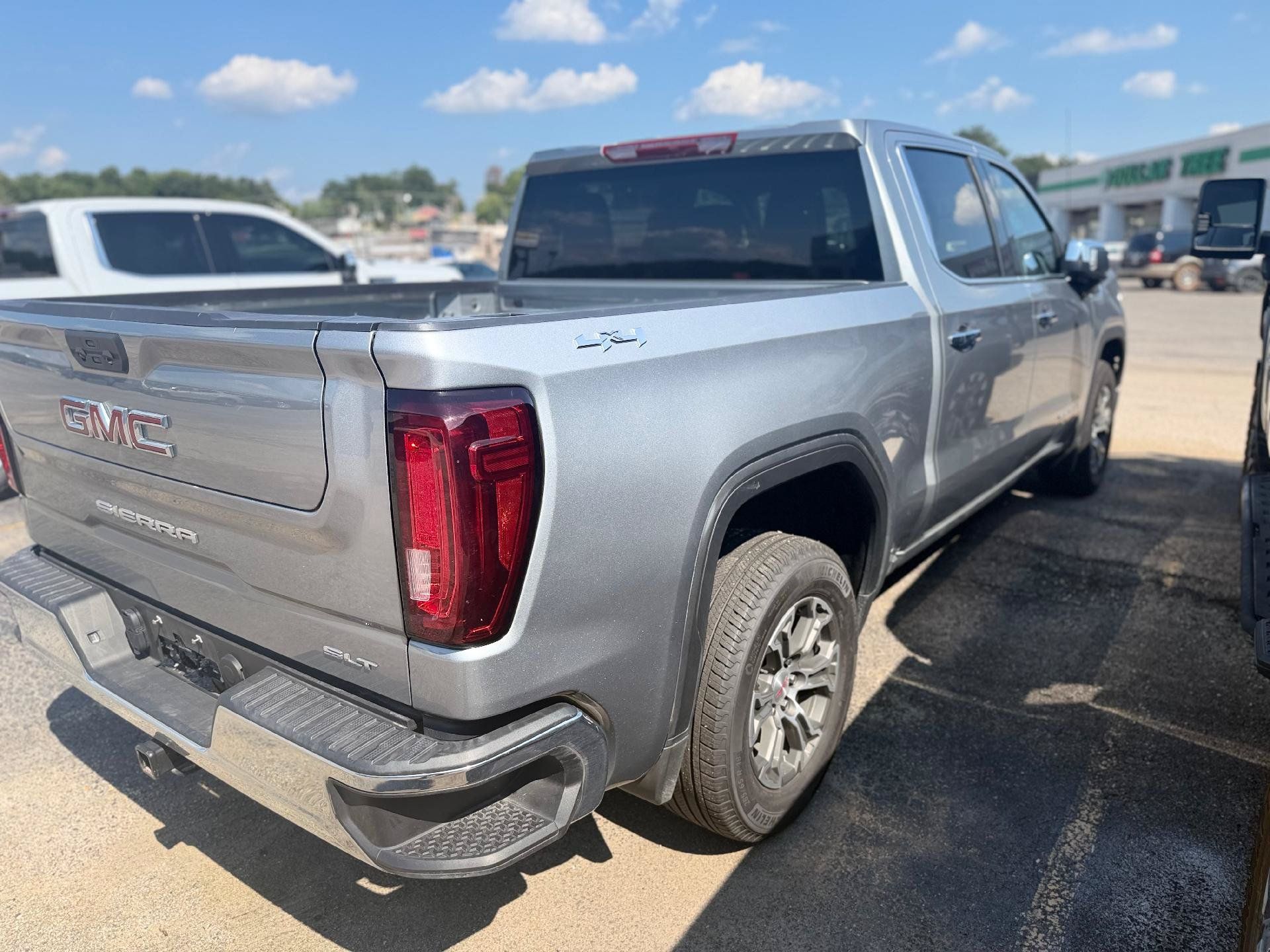 Used 2026 GMC Sierra 1500 SLT AWD/4WD image 6
