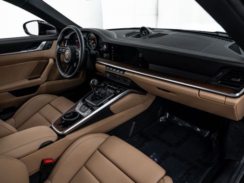 Certified 2024 Porsche 911 Carrera 4S image 21