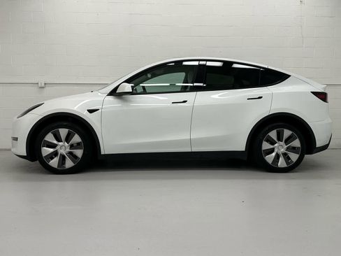 Used 2023 Tesla Model Y Long Range image 3