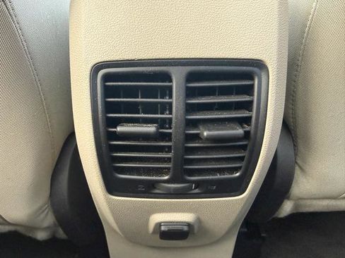 Used 2017 Ford Escape SE image 27