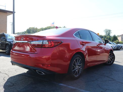 Used 2016 Lexus ES 350 w/ Luxury Package w/Wood Trim image 4