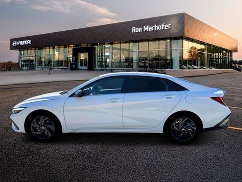 New 2026 Hyundai Elantra SEL Sport Premium FWD image 3