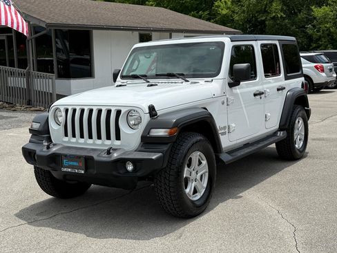 Used 2018 Jeep Wrangler Unlimited Sport S AWD/4WD image 34